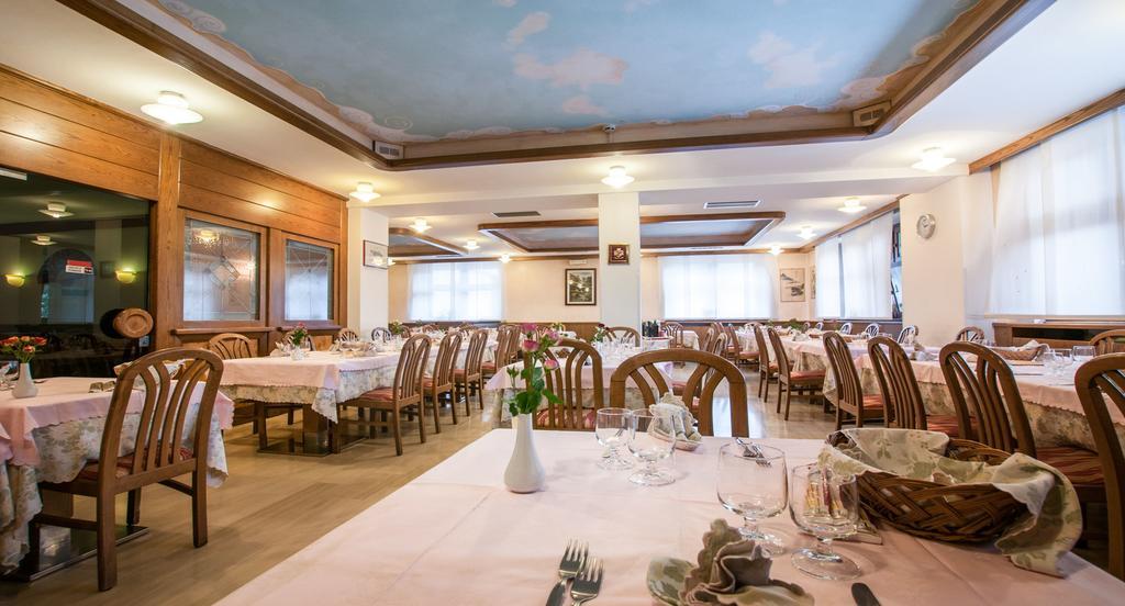 Albergo Sayonara Comano Terme Exteriör bild