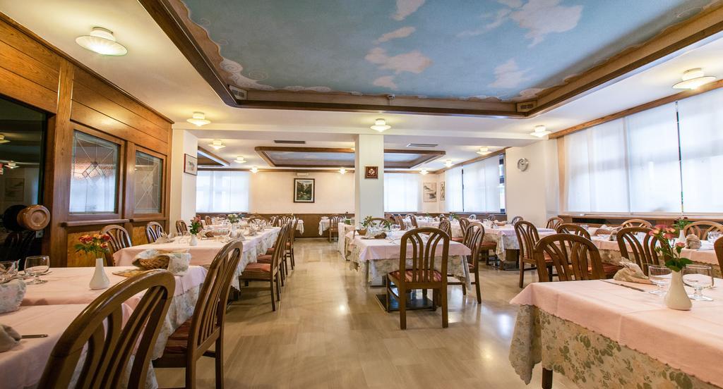 Albergo Sayonara Comano Terme Exteriör bild