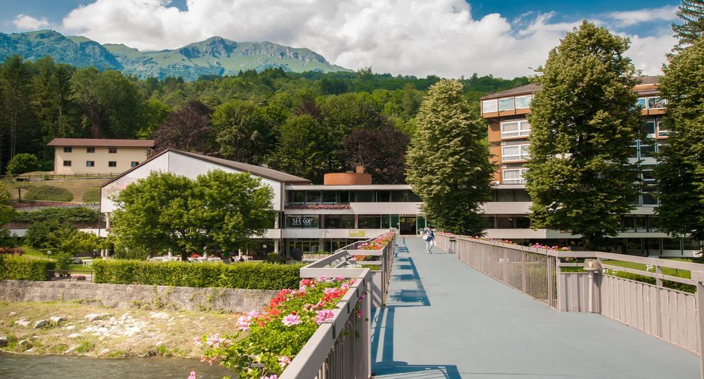 Albergo Sayonara Comano Terme Exteriör bild