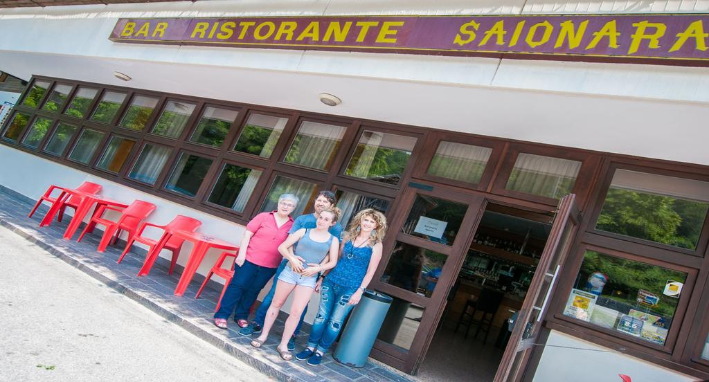 Albergo Sayonara Comano Terme Exteriör bild