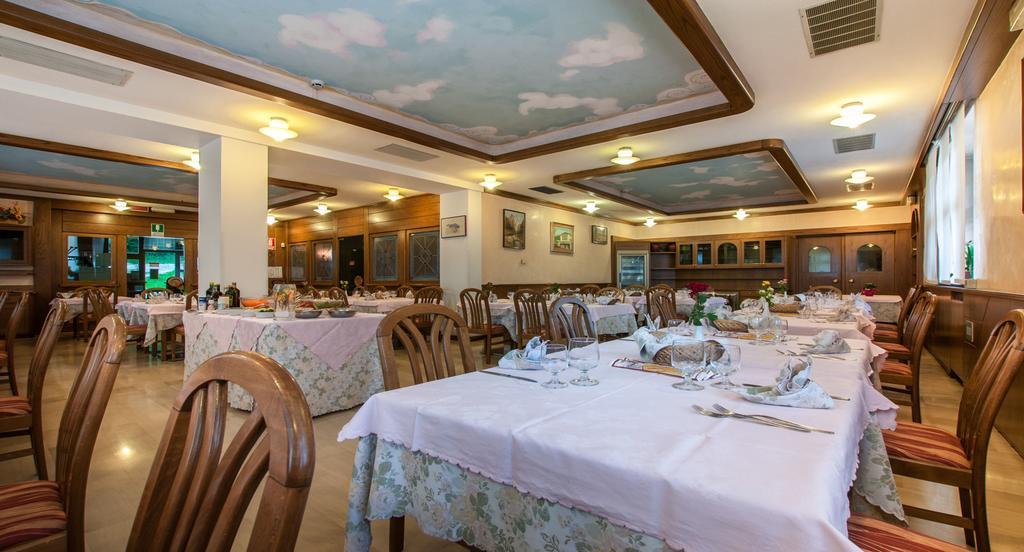 Albergo Sayonara Comano Terme Exteriör bild