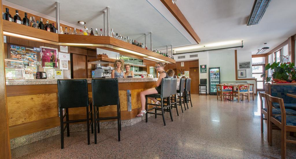 Albergo Sayonara Comano Terme Exteriör bild