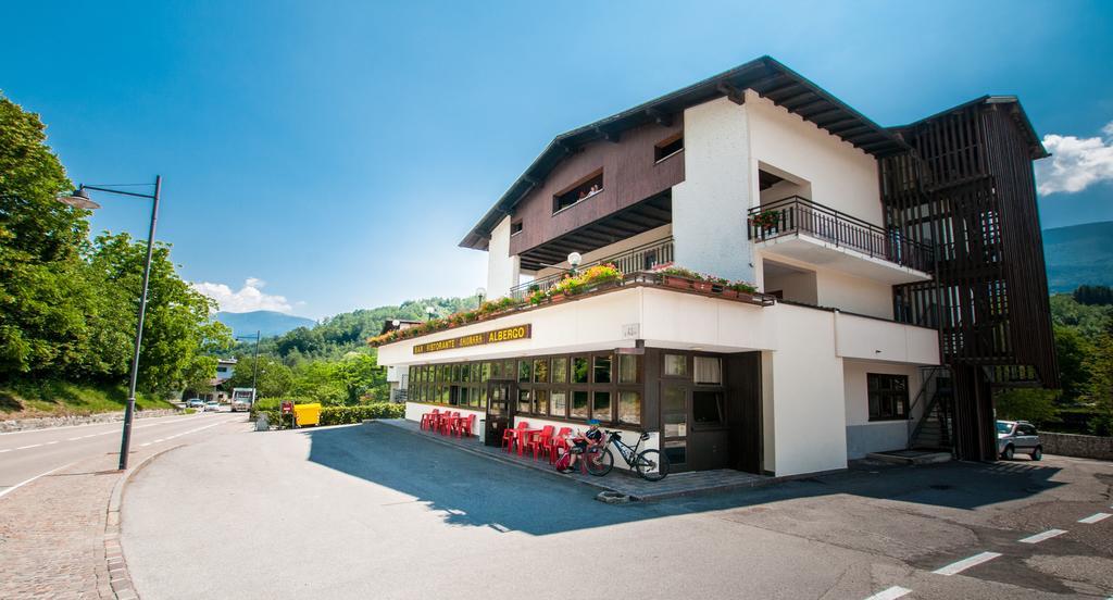 Albergo Sayonara Comano Terme Exteriör bild