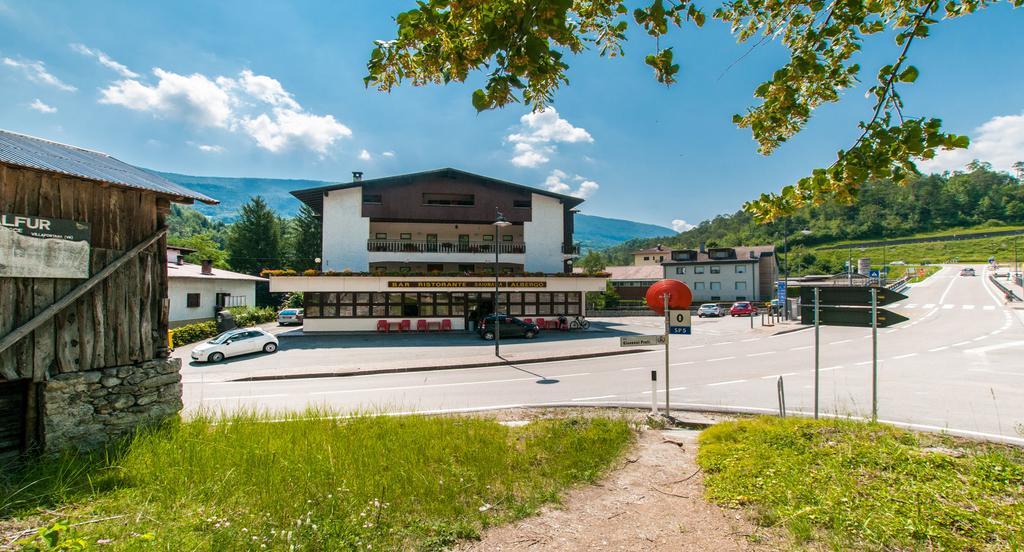 Albergo Sayonara Comano Terme Exteriör bild