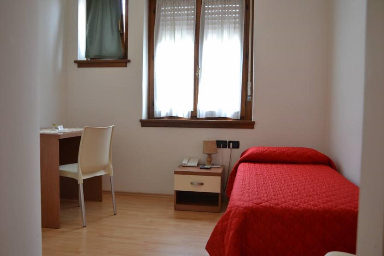 Albergo Sayonara Comano Terme Exteriör bild